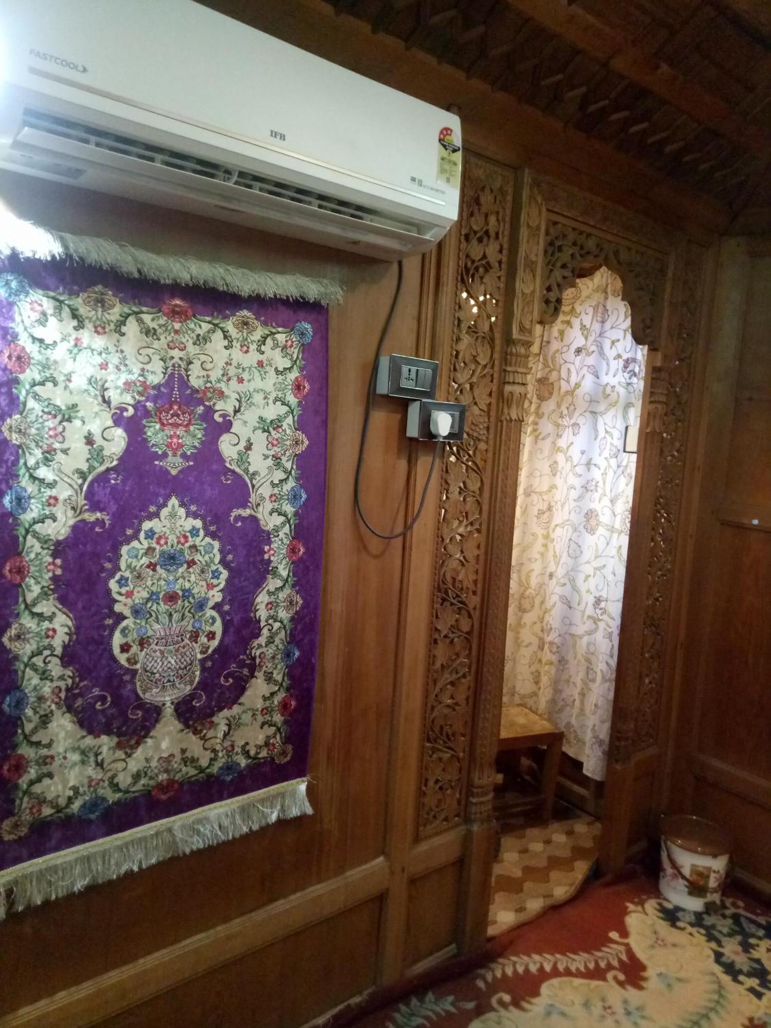 House Boat New Manora Bed and Breakfast Srīnagar Exterior foto