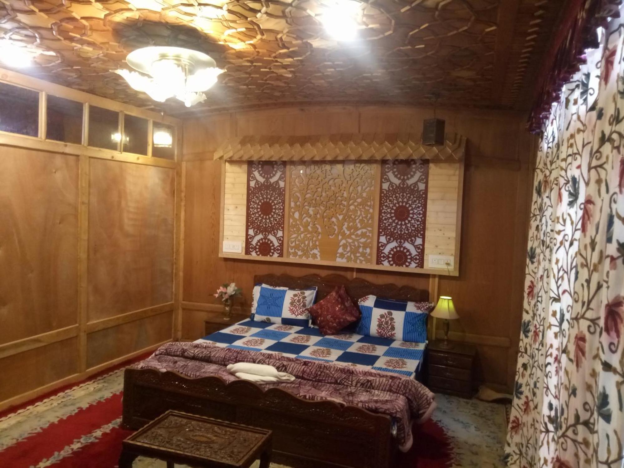 House Boat New Manora Bed and Breakfast Srīnagar Exterior foto