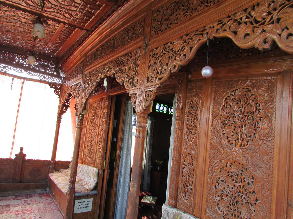 House Boat New Manora Bed and Breakfast Srīnagar Exterior foto