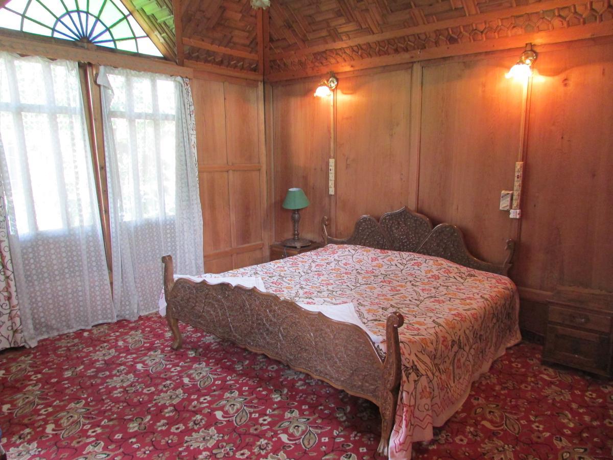 House Boat New Manora Bed and Breakfast Srīnagar Exterior foto